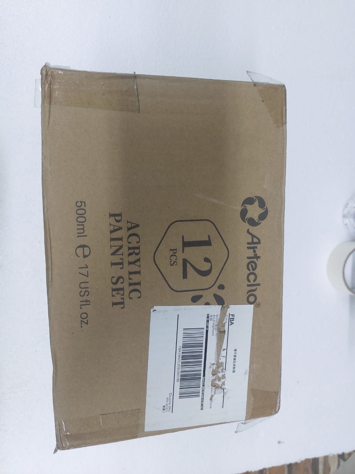 12 Colours Acrylic Pigment: This craft paint set includes 12 assorted, vivid colours in 16.9 ounce / 500ml bottles - Image 2