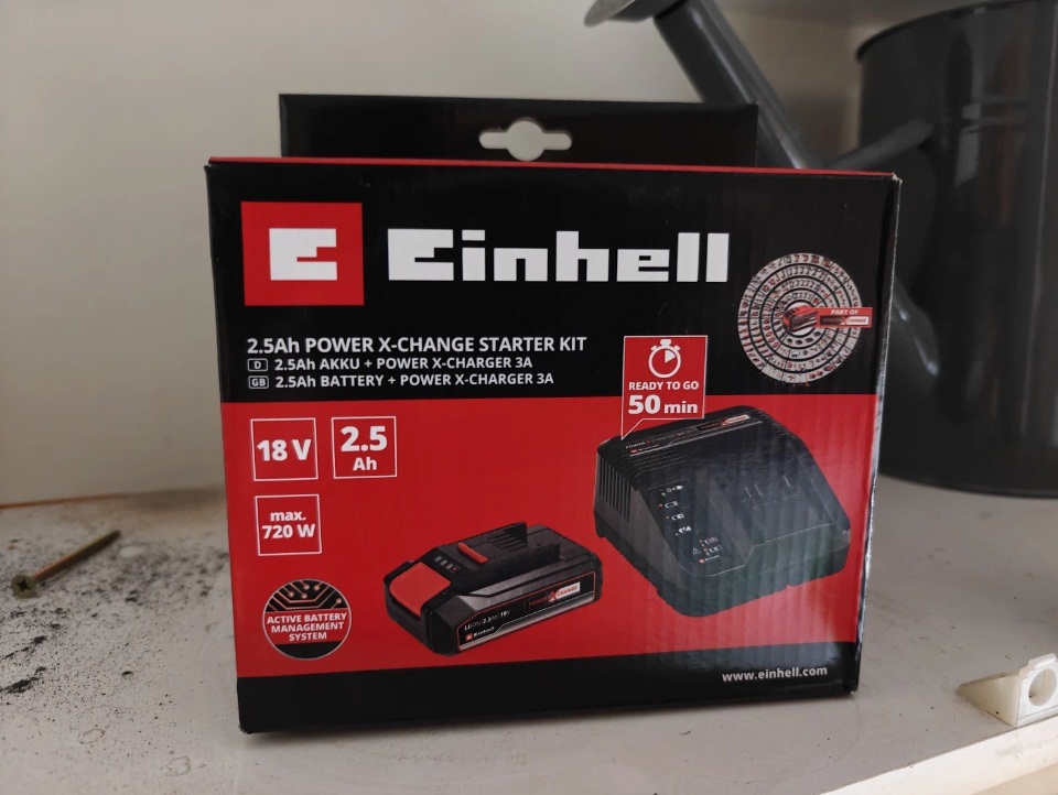 Einhell Power X-Change 18V 2.5Ah Li-ion Battery and Fast Charger Starter Kit