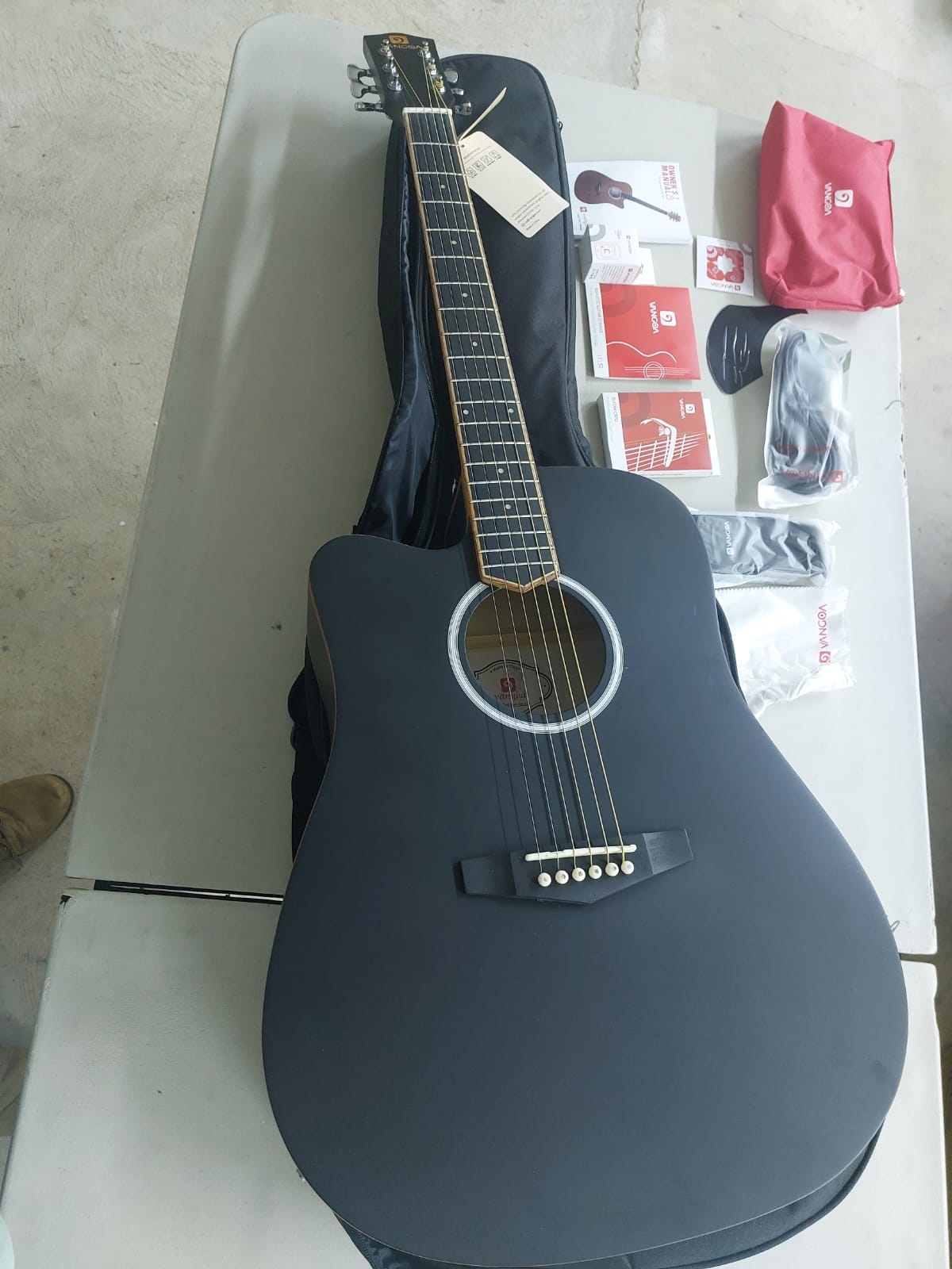 Vangoa Adult Acoustic Guitar - Image 2