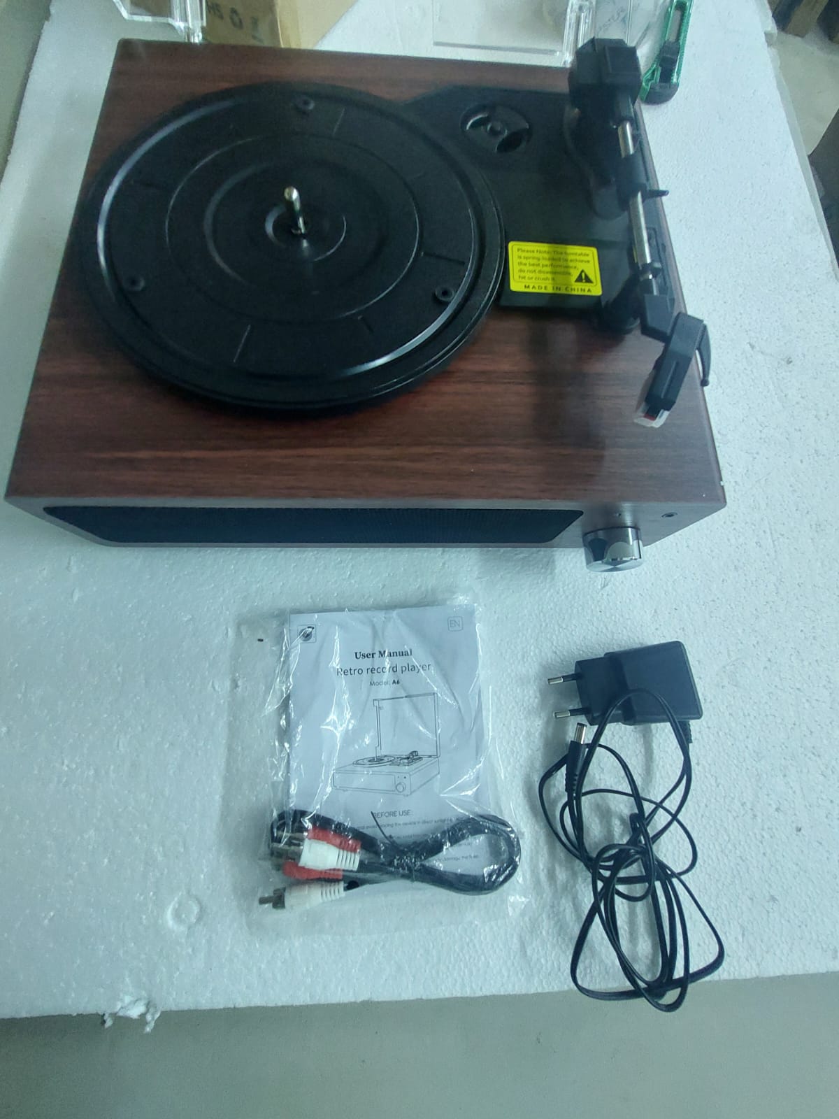 FYDEE - Retro Record Player - Image 2