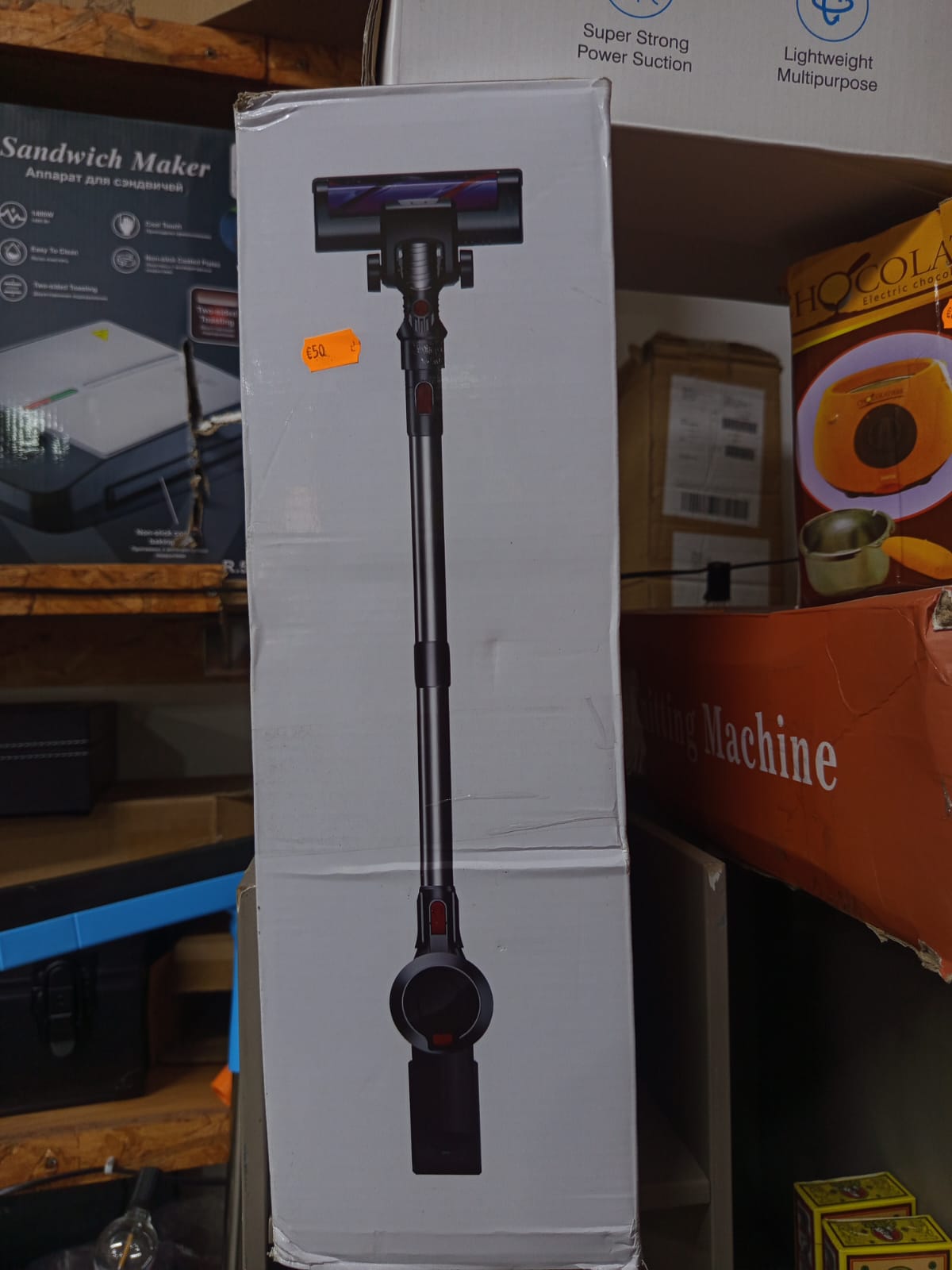 Cordless Vacuum Cleaner with Flexible Wand - Image 2