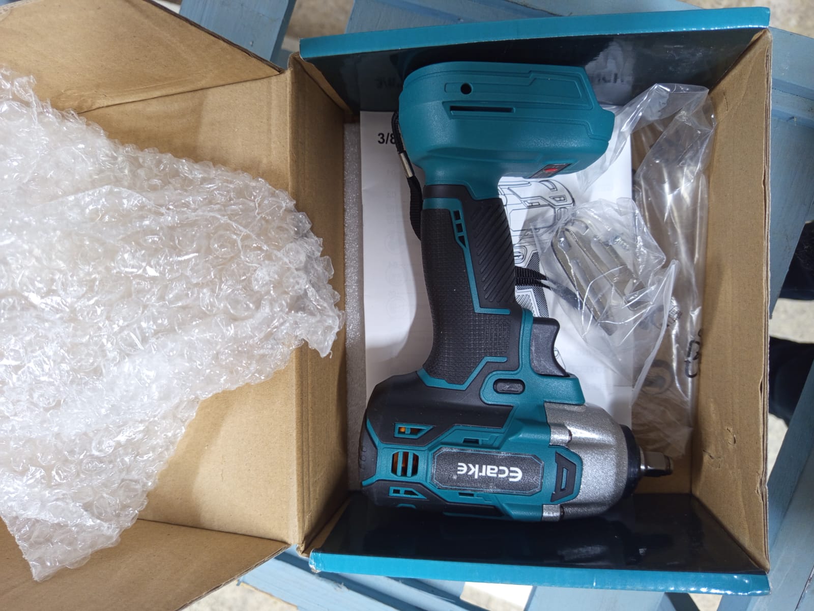 3/8" Cordless Impact Wrench - Image 2