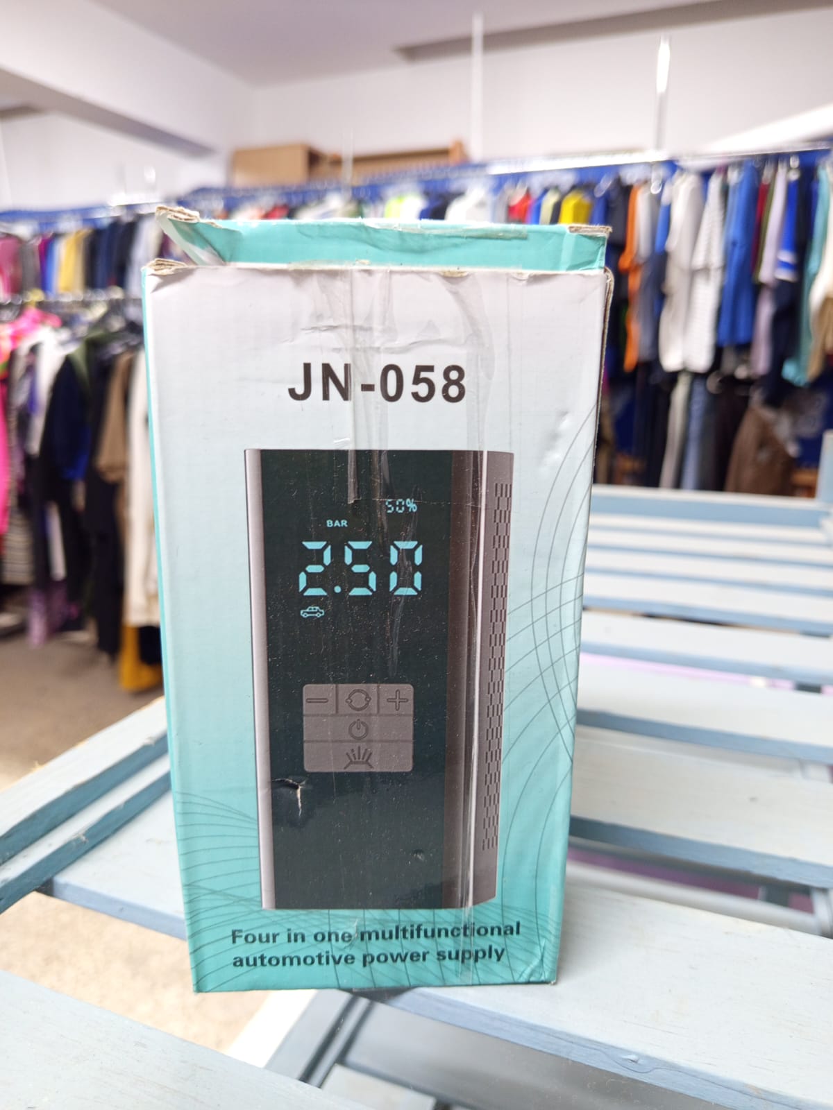 cordless tire inflator, emergency 4 in 1 MULTIFUNCTIONAL AUTOMOTIVE POWER Supply - Image 2