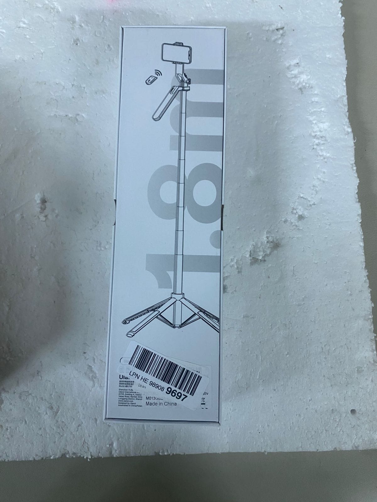 1.8M Ulanzi M013GBB1 MA09 Selfie Stick for Smartphones and GoPro (with Bluetooth Remote Control) - Image 2