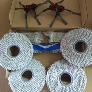 Replacement accessory kit for a robotic vacuum cleaner