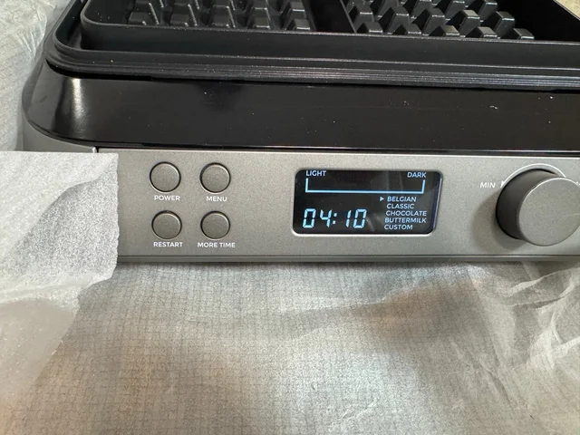 Reemix Waffle Maker, model ST5403TD-GS. - Image 4