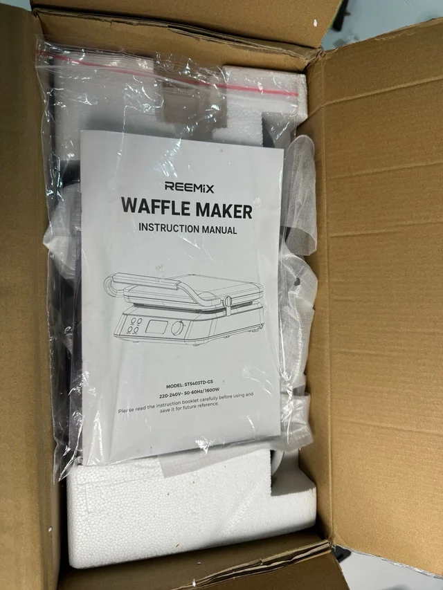 Reemix Waffle Maker, model ST5403TD-GS. - Image 2